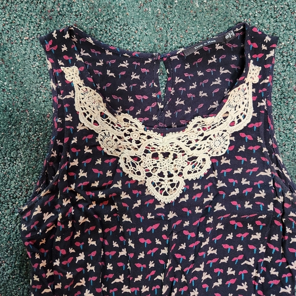 Doe and Rae Bunny Pattern dress - Picture 4 of 12